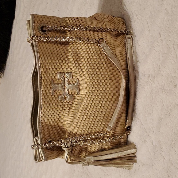 Tory Burch Handbags - Tory Burch Thea Raffia purse